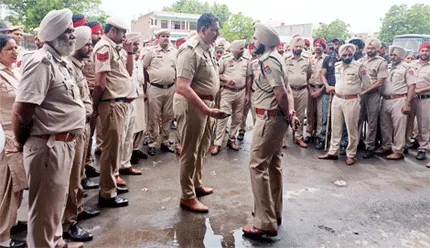 फाजिल्का, जलालाबाद व अबोहर में पुलिस ने चलाया सर्च ऑपरेशन