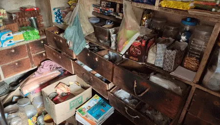 किरयाना की दुकान में चोरी, नकदी और फोन गायब