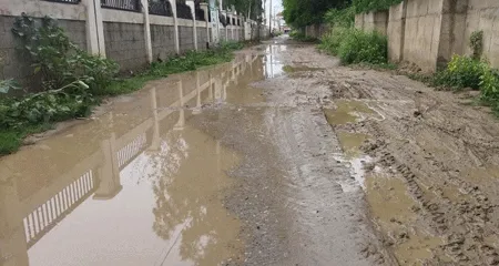 सरकारी कॉलेज वाला रोड़ नहीं बनने से लोग परेशान