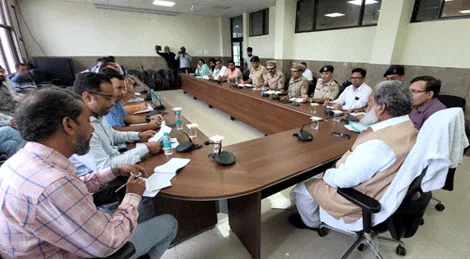गृह मंत्री ने बरसाती पानी निकासी को लेकर एसडीएम ऑफिस में की समीक्षा बैठक