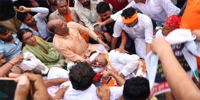 भारतीय जनता युवा मोर्चा का लोक सेवा आयोग का महाघेराव