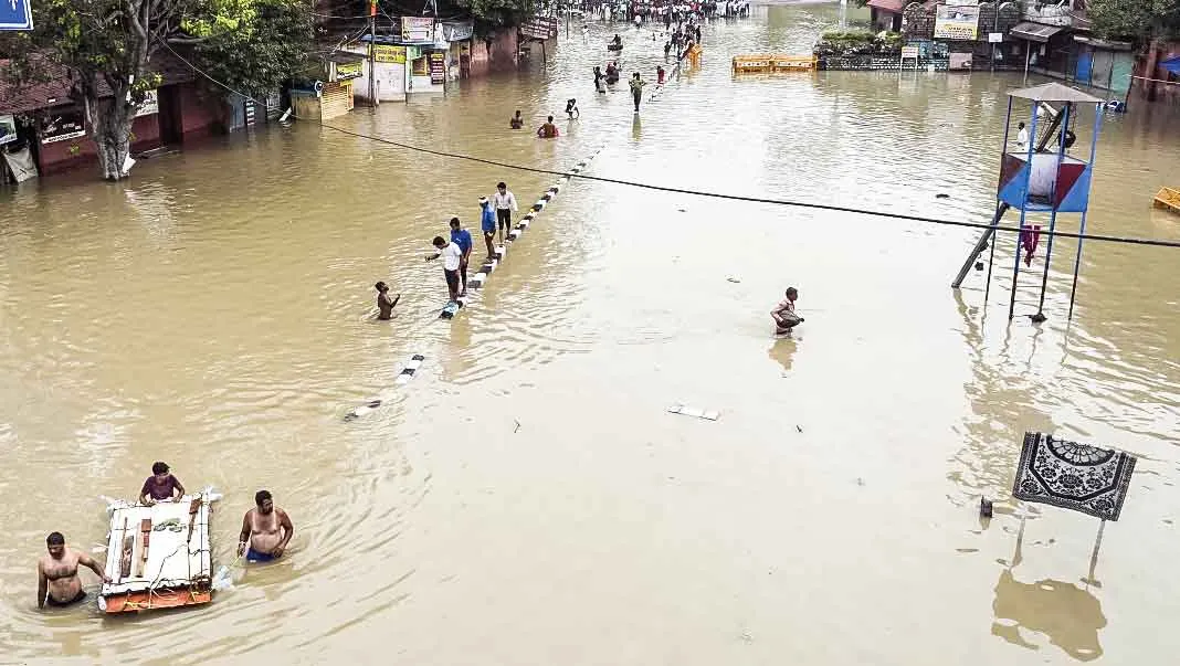 Delhi Flood: आखिर क्यों हुई दिल्ली पानी-पानी