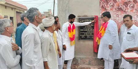 बल्लूआना विधायक ने शेरगढ़ में गलियों और नालियों के प्रोजेक्ट का रखा नींव पत्थर