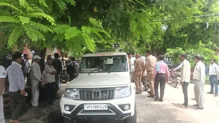 ब्लॉक प्रमुख व खण्ड विकास अधिकारी के बीच घमासान