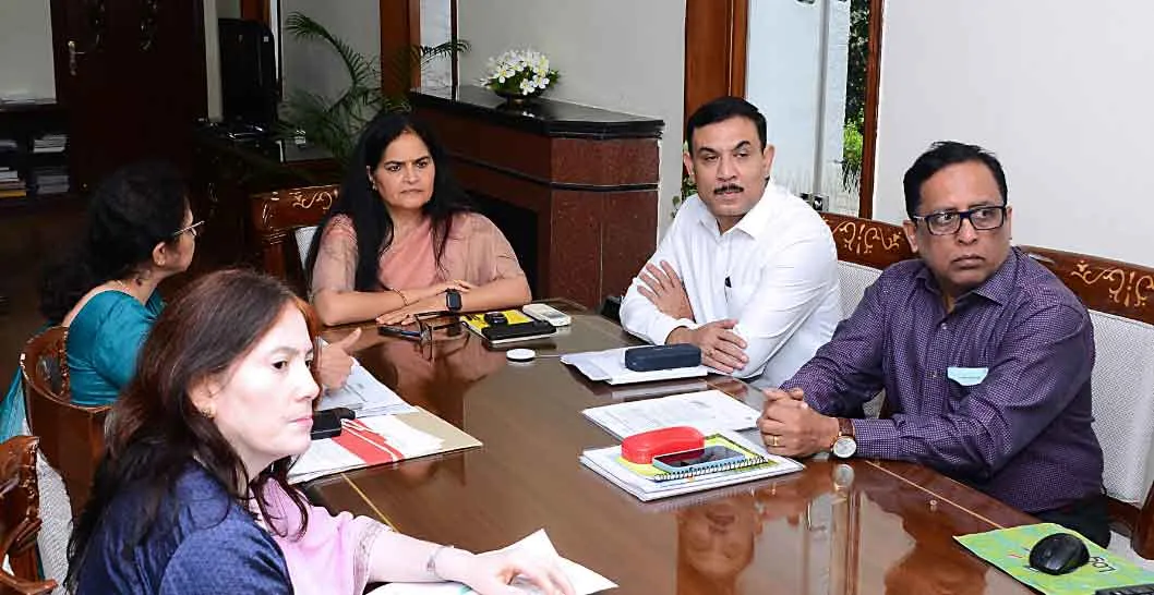 अधिकारी समुचित एवं समयबद्ध रुप से राशि का उपयोग करें : मुख्य सचिव