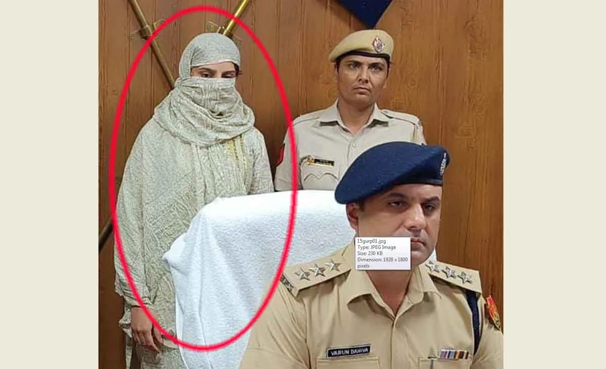 गैंगस्टर पति का भय दिखाकर जबरन वसूली करने वाली पत्नी गिरफ्तार