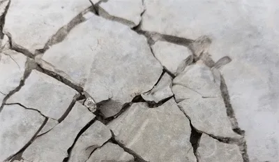 छत की मंडेर गिरने से 3 बच्चे घायल