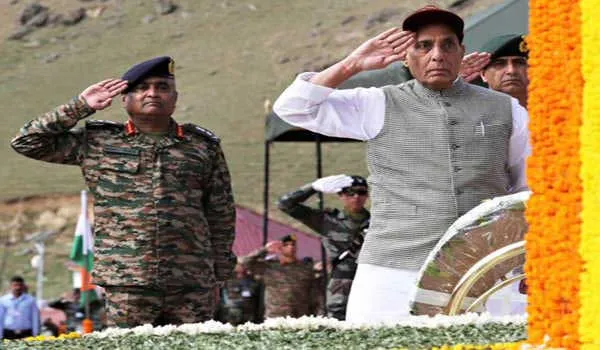 Indian Army : जरूरत पड़ने पर नियंत्रण रेखा भी पार करेगी भारतीय सेना: राजनाथ