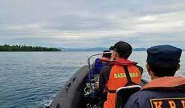 Indonesia Ferry Sank: मध्य इंडोनेशिया में जहाज डूबने से 15 की मौत, 19 लापता
