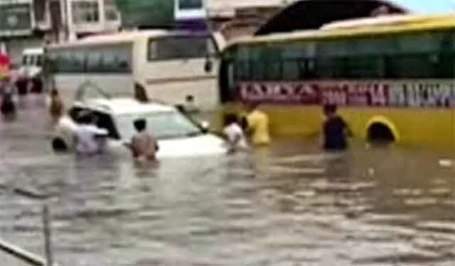 Heavy Rain: जयपुर में भारी बरसात, प्रभावित सड़कें-गलियां व यातायात