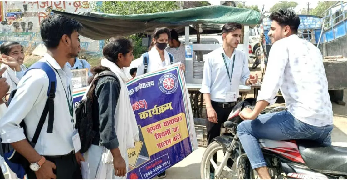 सड़क सुरक्षा-जीवन रक्षा’ विषय पर पोस्टर प्रतियोगिता आयोजित