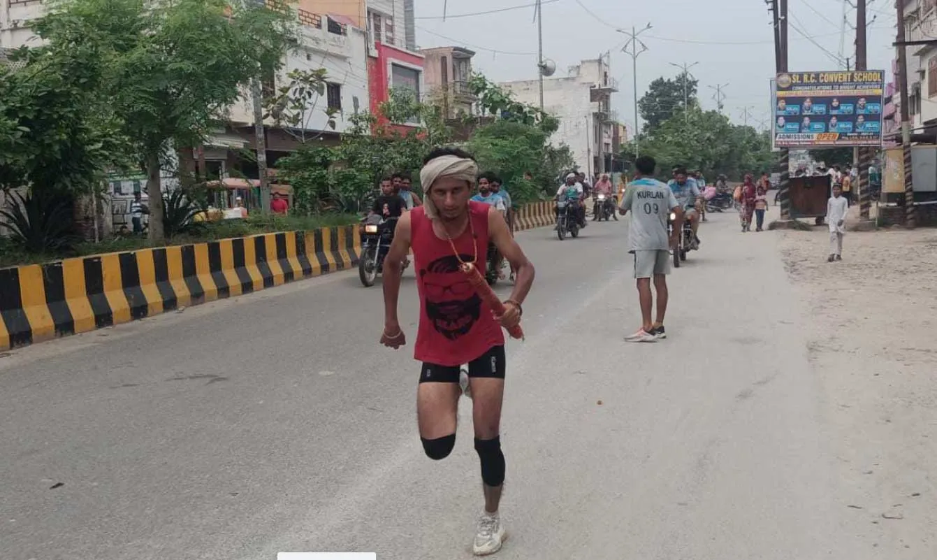 आस्था की डगर पर दिनभर दौड़े डाक कांवड़िये