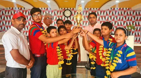 बिरला स्कूल के छात्रों ने कराटे प्रतियोगिता में जीते 7 मेडल