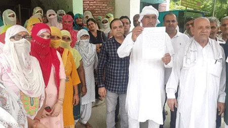 सोहटी गांव में सफाई कर्मचारी नियुक्ति करने की मांग