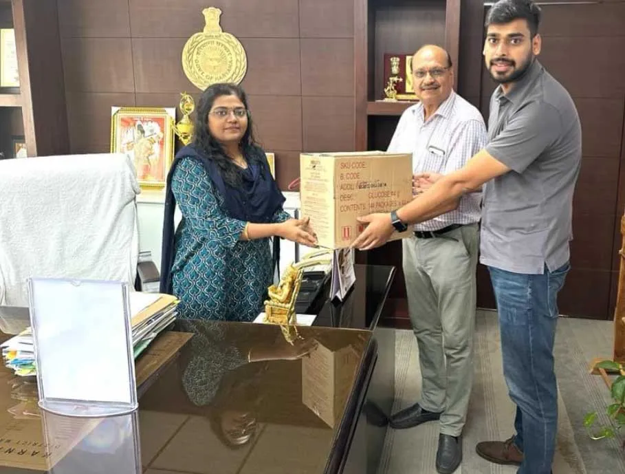 बाढ़ पीड़ितों के लिए लिबर्टी परिवार ने बढ़ाये हाथ