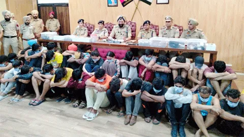लुधियाना पुलिस द्वारा फर्जी इंटरनेशनल कॉल सेंटर का पदार्फाश, 2 लड़कियों सहित 29 गिरफ्तार