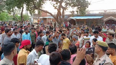 दिनदहाड़े बदमाशों ने दो हत्याओं को दिया अंजाम