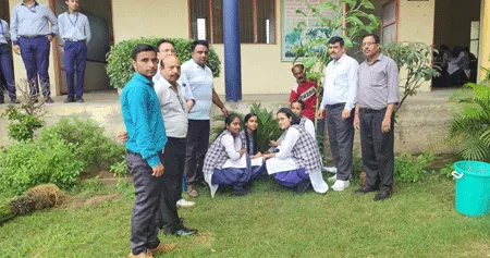 शिखर शिक्षा सदन में किया गया पौधारोपण