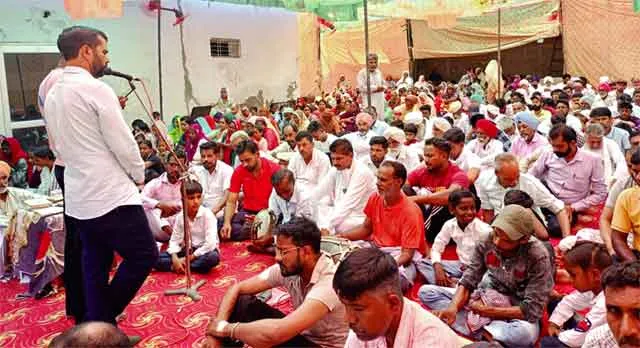 Naamcharcha: नामचर्चा में पौधारोपण करने का किया आह्वान