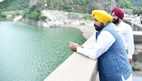 भाखड़ा डैम के दौरे के बाद मुख्यमंत्री की लोगों से अपील, घबराने की जरुरत नहीं, हालात नियंत्रण में