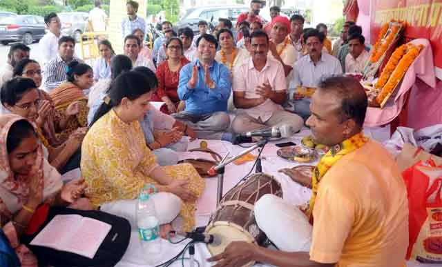 जनाना चिकित्सालय की नर्सों ने किया अनूठा प्रदर्शन