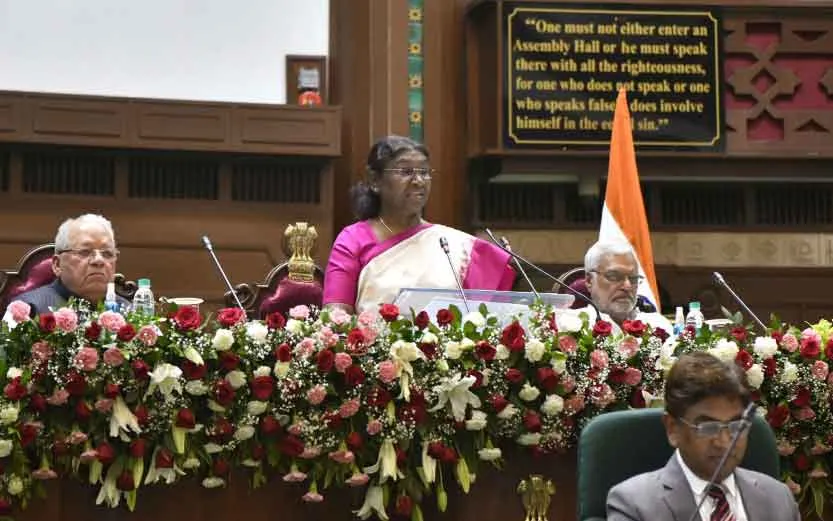 मैं और मेरा की भावना से ऊपर उठें जनप्रतिनिधि : राष्ट्रपति