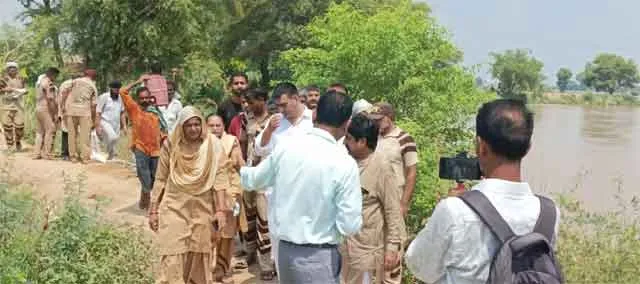 Rajasthan Flood: हनुमानगढ़ में घग्गर के पानी को लेकर रेड अलर्ट, डेरा सच्चा सौदा के सेवादारों ने संभाला मोर्चा