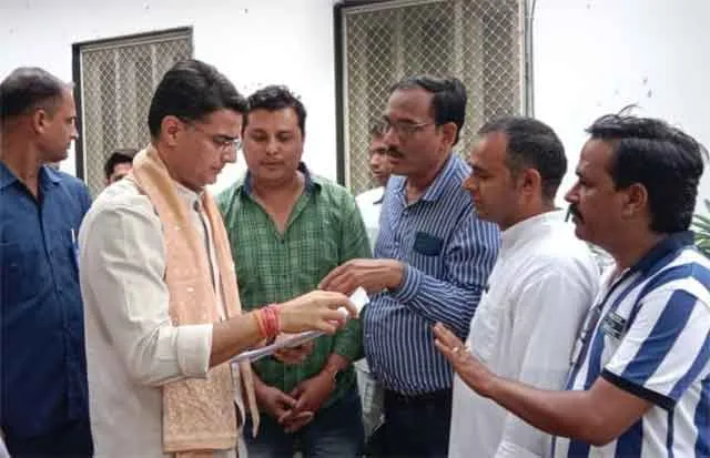 उत्कृष्ट खिलाड़ी खेल कोटे में दो फीसदी आरक्षण बहाली की मांग, पूर्व उपमुख्यमंत्री को सौंपा ज्ञापन