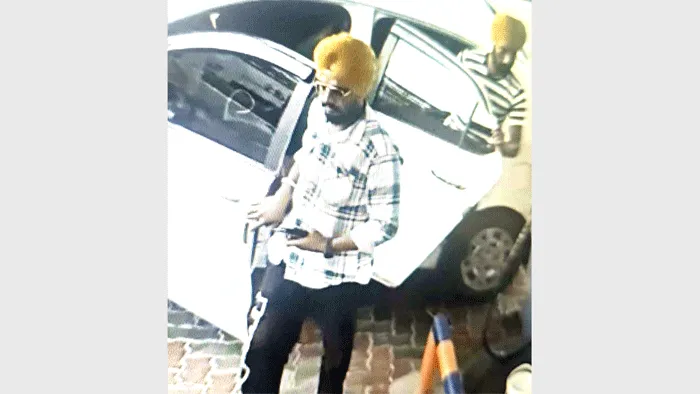 चंडीगढ़ से किराये पर लाए गाड़ी, ओढां में आकर चालक से पिस्तौल की नोक पर गाड़ी व नकदी लूटी