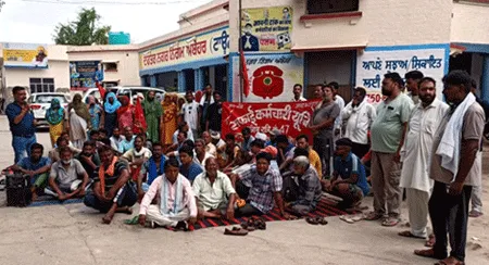 अबोहर में सफाई सेवकों ने मांगों को लेकर निकाला रोष मार्च