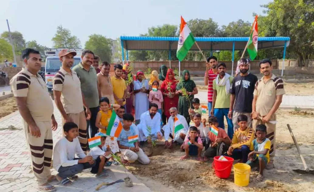 गाँव वरियाम खेड़ा में डेरा श्रद्धालुओं ने 350 पौधे लगाकर दी धरती को सौगात
