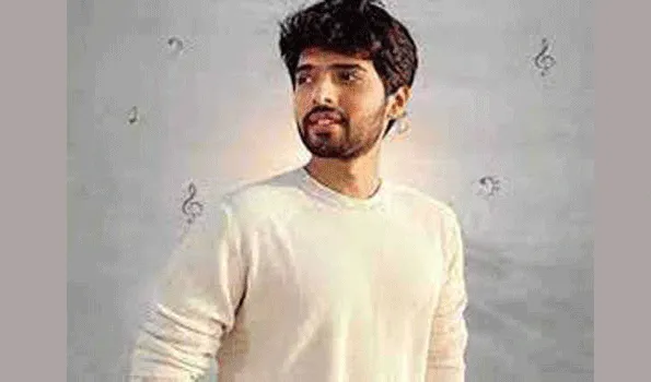 अरमान मलिक ने आशना श्रॉफ के साथ सगाई की