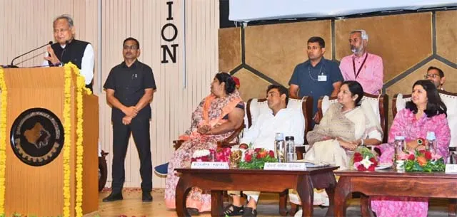 Ashok Gehlot: जनकल्याणकारी योजनाओं में राजस्थान बना देश का मॉडल स्टेट