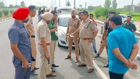 पुलिस और बदमाशों के बीच हुई फायरिंग, एक घायल