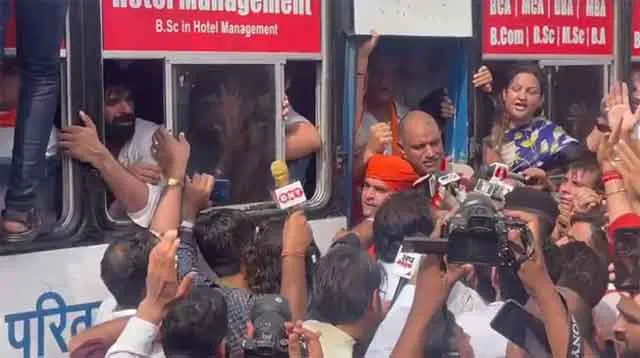 सचिवालय घेराव करने पहुंचे भाजपा कार्यकर्ताओं पर लाठीचार्ज