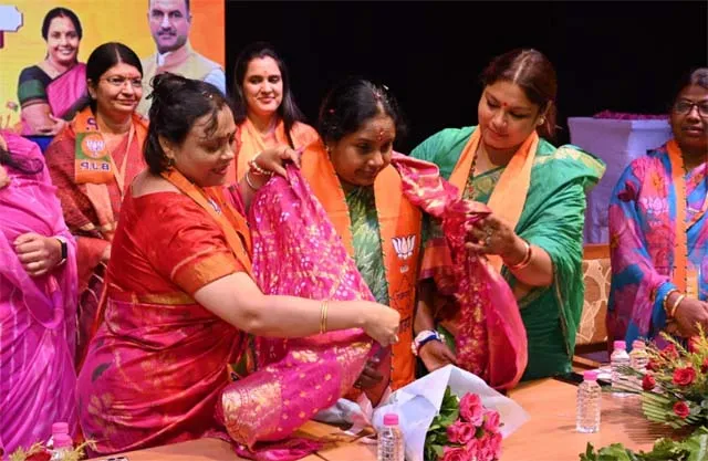 केंद्र सरकार की आकांक्षी योजनाओं से महिलाओं का जीवन हुआ सरल