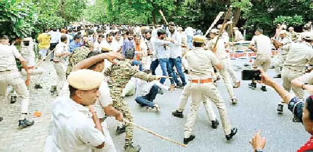 Jaipur News: सीएमआर जा रहे भाजयुमो कार्यकर्ताओं पर लाठीचार्ज