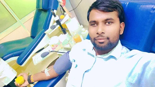 संजय इन्सां ने रक्तदान कर मनाया अपना जन्म दिवस