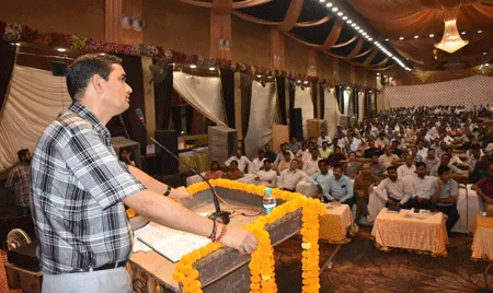 डीएम की अध्यक्षता में जनपद स्तरीय शिक्षक संकुल कार्यशाला का आयोजन किया गया
