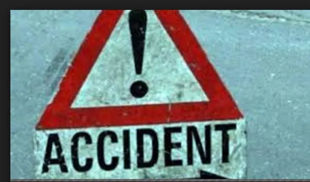 Road Accident: ट्रक के पीछे घुसी कार, एक घंटे तक मची चीख-पुकार, 4 लोगों की मौत