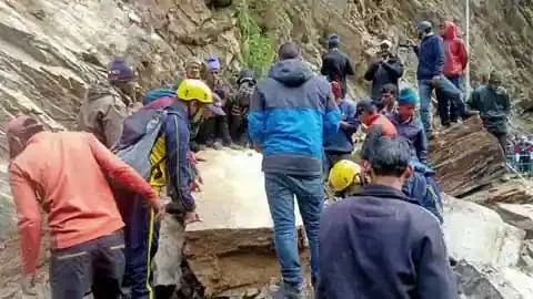 उत्तराखंड में केदारनाथ मार्ग पर गौरीकुंड में मलवे में दबकर दो बच्चों की मौत