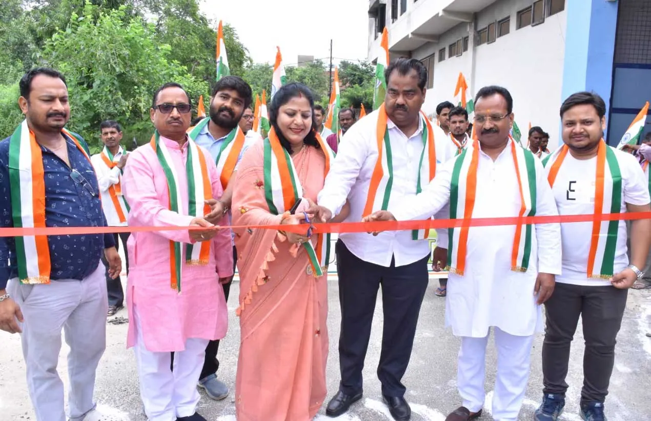 इंडस्ट्रियल एरिया शिकोहाबाद में निकाली गई तिरंगा रैली