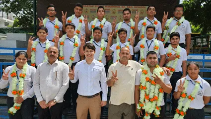 वेट लिफ्टिंग प्रतियोगिता में प्रताप स्कूल के खिलाड़ियों ने जीते 22 पदक