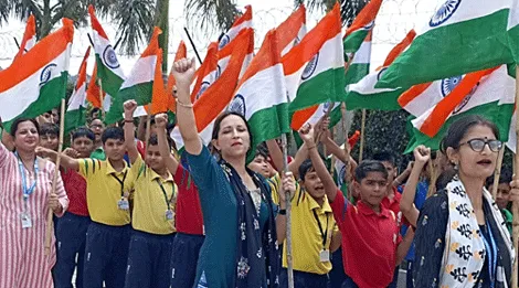 बिरला स्कूल के छात्र ने निकाली तिरंगा यात्रा