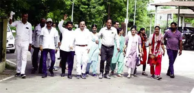 2 घंटे कार्य बहिष्कार, कल कलक्ट्रेट पर देंगे धरना