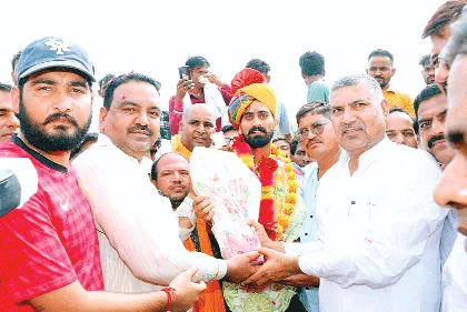 Ramdev Shakya: रामदेव का हुआ जोरदार स्वागत, तिंरगा यात्रा निकाल कर पहुंचाया घर