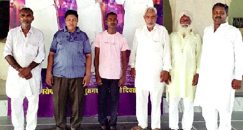 Sangaria News: मानसिक रोगियों और बेसहारों का सहारा बने डेरा सच्चा सौदा के सेवादार