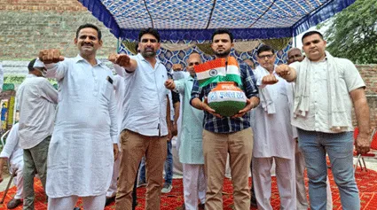 देवेन्द्र काद्यान ने ग्रामीणों को दिलाई पंच प्रण की शपथ