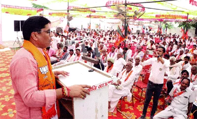Taranagar News: वोट की चोट से सरकार को उखाड़ने का आह्वान