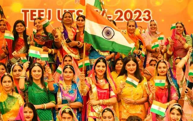 Teej festival : “तिरंगा संग लहरिया” तीज उत्सव में यूथ ने दिखाया जबरदस्त उत्साह